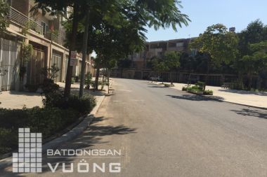 Cho thuê Liền kề Văn Phú TT11 diện tích 175,52m2 mặt tiền 27,49m căn góc hướng Tây Bắc, Tây Nam đường 16,5m và 12m nhà hoàn thiện cho thuê nhà 5 tầng có thang máy ngay gần trường Marie Curie Văn Phú